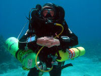 Diver with GAF rebreather